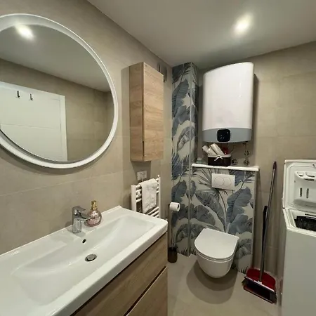 With Parking Space - 25719 شقة *